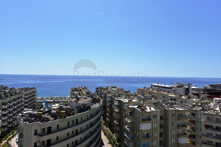 Просторный пентхаус 3+1 с панорамным видом на море 