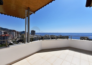 Просторный пентхаус 3+1 с панорамным видом на море 