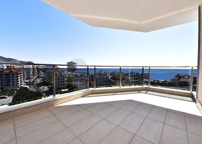 Просторный пентхаус 3+1 с панорамным видом на море 