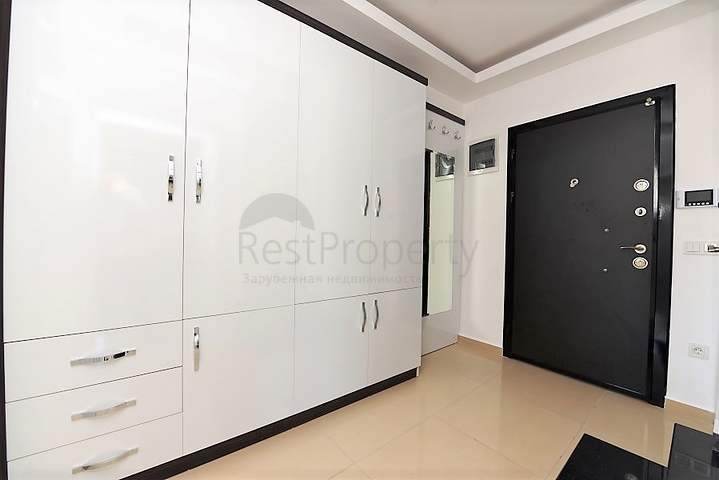 Пентхаус с тремя спальнями в Махмутларе