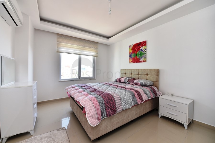 Пентхаус с тремя спальнями в Махмутларе