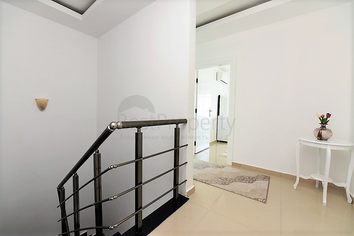 Пентхаус с тремя спальнями в Махмутларе