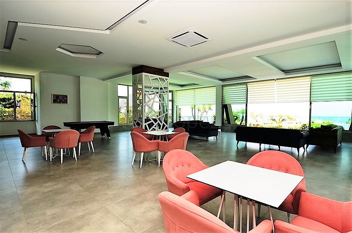 Двухкомнатная квартира на первой береговой линии с панорамным видом на море 