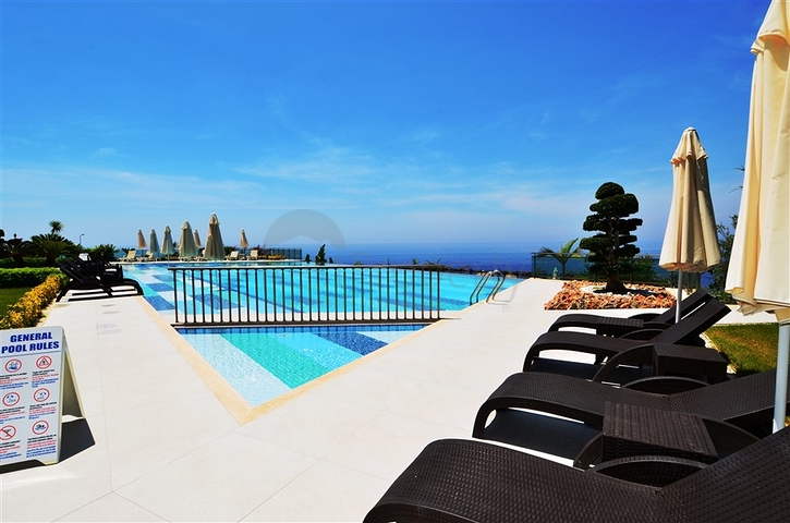 Двухкомнатная квартира на первой береговой линии с панорамным видом на море 