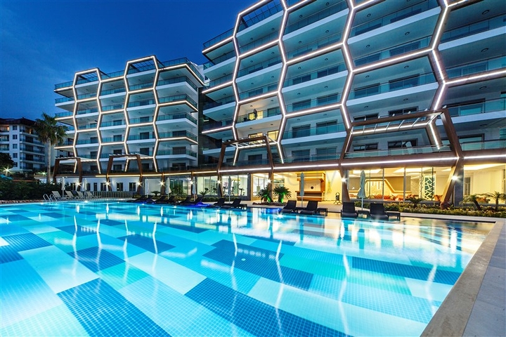 Двухкомнатная квартира на первой береговой линии с панорамным видом на море 