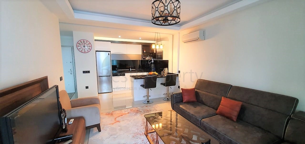 Двухкомнатная квартира на первой береговой линии с панорамным видом на море 