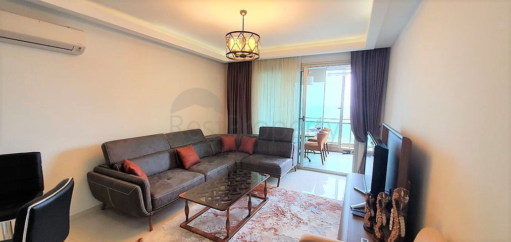 Двухкомнатная квартира на первой береговой линии с панорамным видом на море 