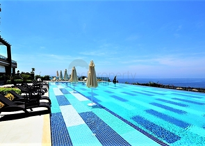 Двухкомнатная квартира на первой береговой линии с панорамным видом на море 