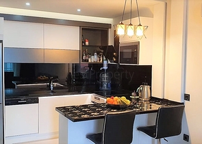 Двухкомнатная квартира на первой береговой линии с панорамным видом на море 