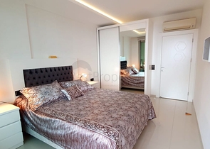 Двухкомнатная квартира на первой береговой линии с панорамным видом на море 