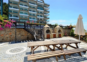 Двухкомнатная квартира на первой береговой линии с панорамным видом на море 