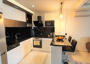 Двухкомнатная квартира на первой береговой линии с панорамным видом на море 