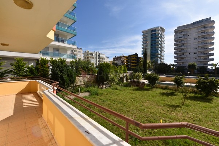 Трехкомнатные меблированные апартаменты в районе Махмутлар