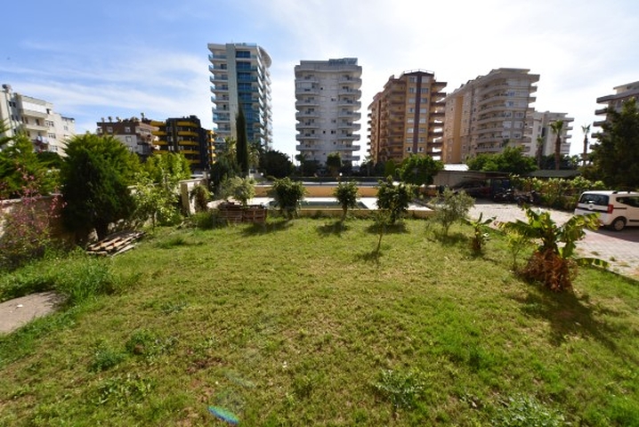 Трехкомнатные меблированные апартаменты в районе Махмутлар