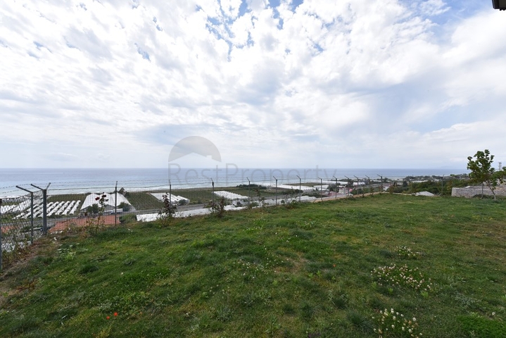 Отдельно стоящая вилла на берегу средиземного моря