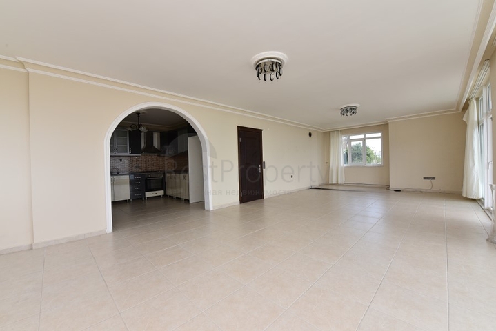 Отдельно стоящая вилла на берегу средиземного моря