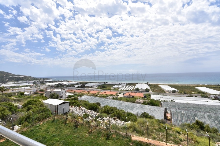 Отдельно стоящая вилла на берегу средиземного моря