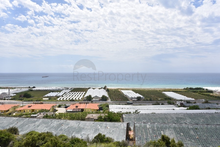 Отдельно стоящая вилла на берегу средиземного моря