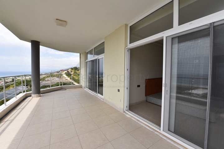 Отдельно стоящая вилла на берегу средиземного моря