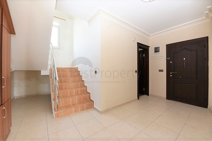 Отдельно стоящая вилла на берегу средиземного моря