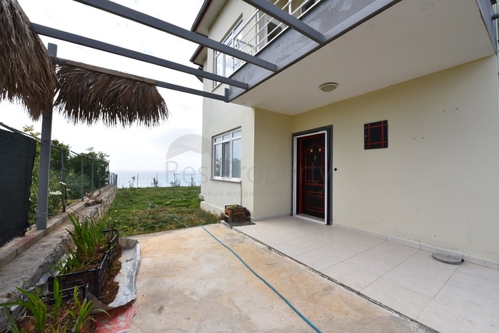 Отдельно стоящая вилла на берегу средиземного моря