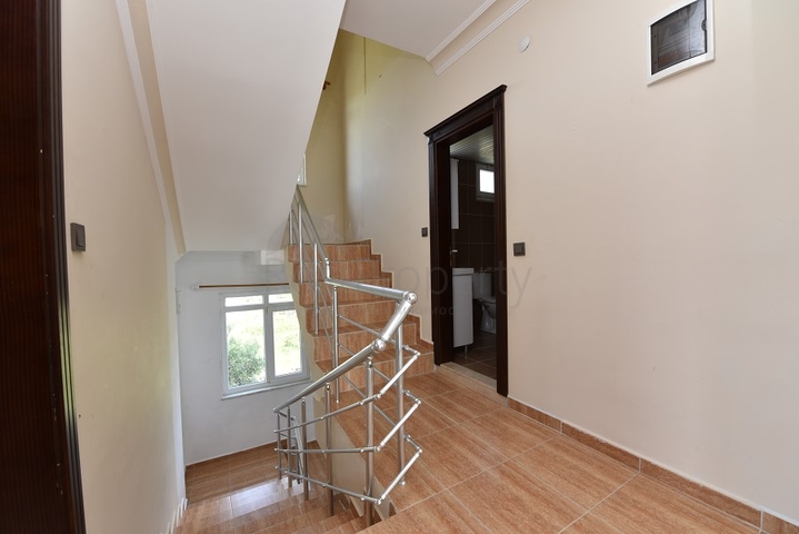 Отдельно стоящая вилла на берегу средиземного моря