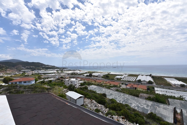 Отдельно стоящая вилла на берегу средиземного моря