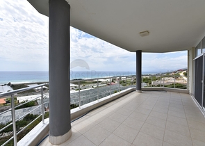 Отдельно стоящая вилла на берегу средиземного моря