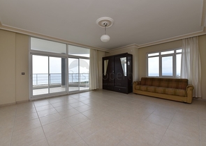 Отдельно стоящая вилла на берегу средиземного моря