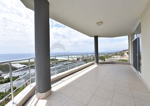 Отдельно стоящая вилла на берегу средиземного моря