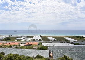 Отдельно стоящая вилла на берегу средиземного моря