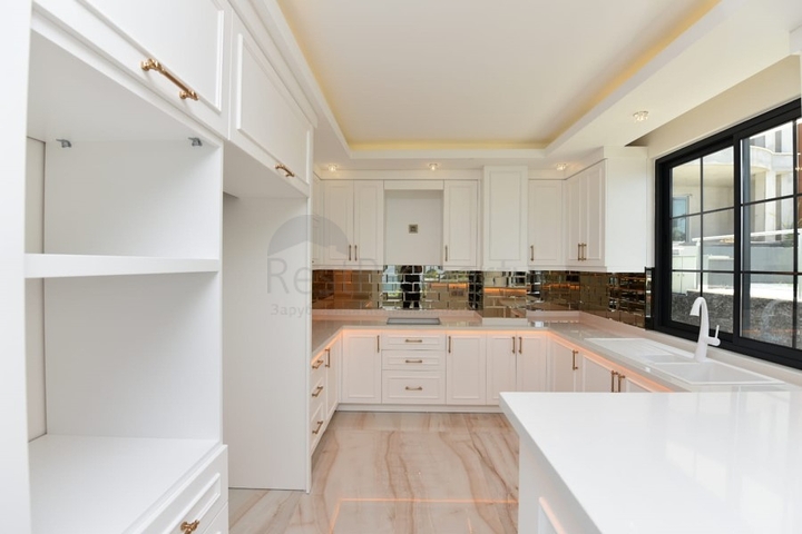 Вилла для большой семьи в районе Каргыджак