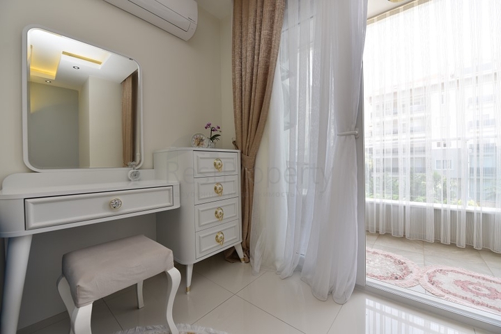 Квартира 2+1 с мебелью в районе Кестель в 200 м от моря