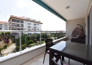 Квартира 2+1 с мебелью в районе Кестель в 200 м от моря