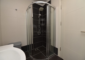 Квартира 2+1 с мебелью в районе Кестель в 200 м от моря