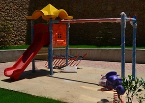 Квартира 2+1 с мебелью в районе Кестель в 200 м от моря