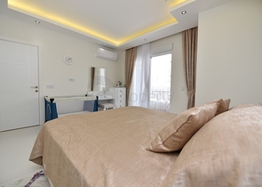 Квартира 2+1 с мебелью в районе Кестель в 200 м от моря