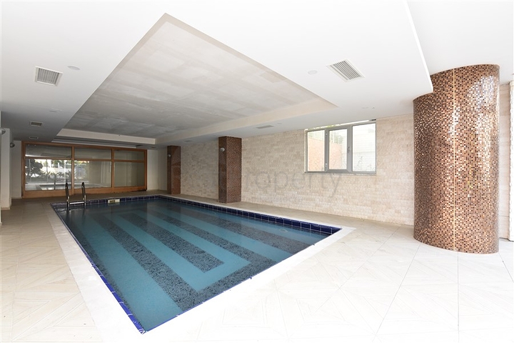 Двухкомнатная квартира на первой линии с видом на лазурное море