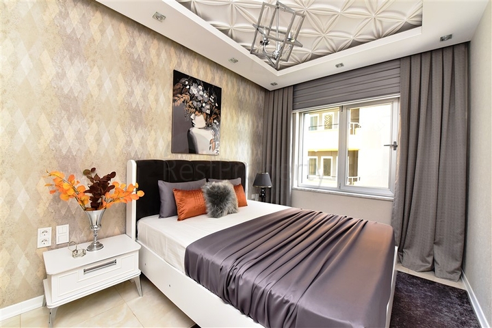 Двухкомнатная квартира на первой линии с видом на лазурное море