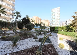 Двухкомнатная квартира на первой линии с видом на лазурное море