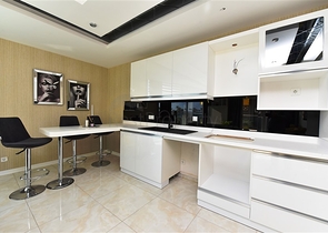 Двухкомнатная квартира на первой линии с видом на лазурное море