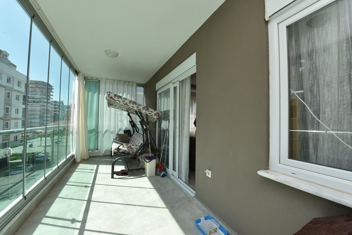 Квартира 2+1 с мебелью в районе Махмутлар с видом на горы