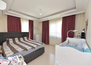 Квартира 2+1 с мебелью в районе Махмутлар с видом на горы