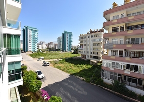 Квартира 2+1 с мебелью в районе Махмутлар с видом на горы