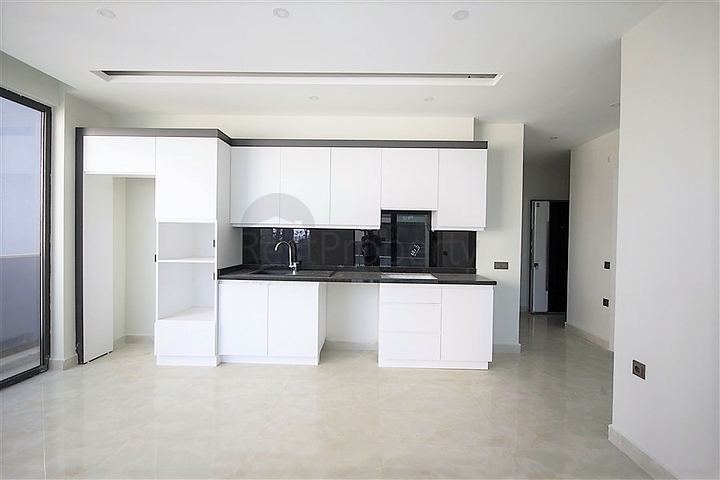 Трёхкомнатная квартира в новом комплексе на первой линии