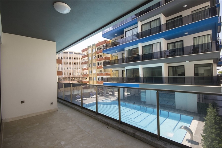 Трёхкомнатная квартира в новом комплексе на первой линии