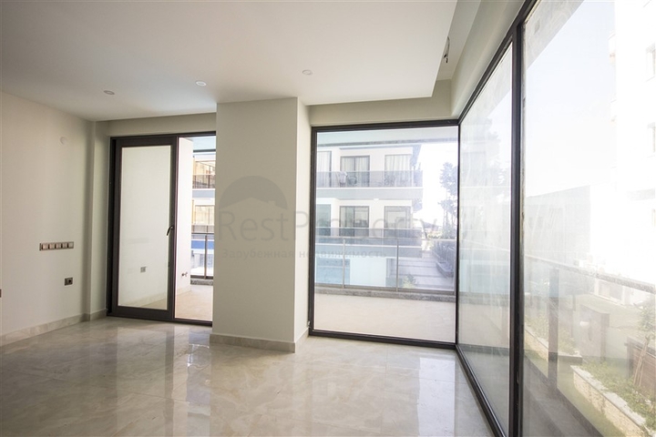 Трёхкомнатная квартира в новом комплексе на первой линии