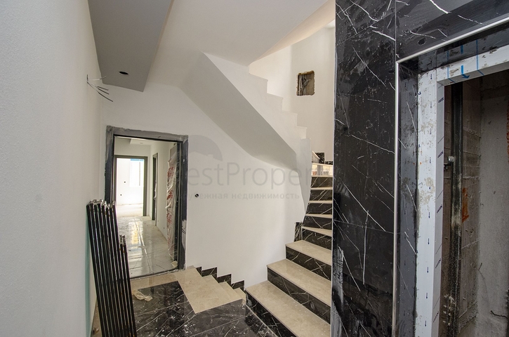 Квартиры 4+1 рядом с улицей Ишиклар Анталья