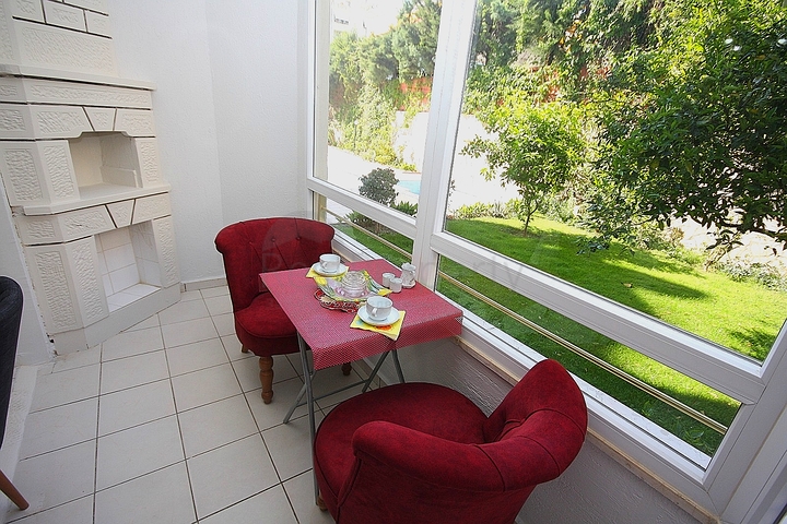 Трехкомнатная меблированная квартира в Обе