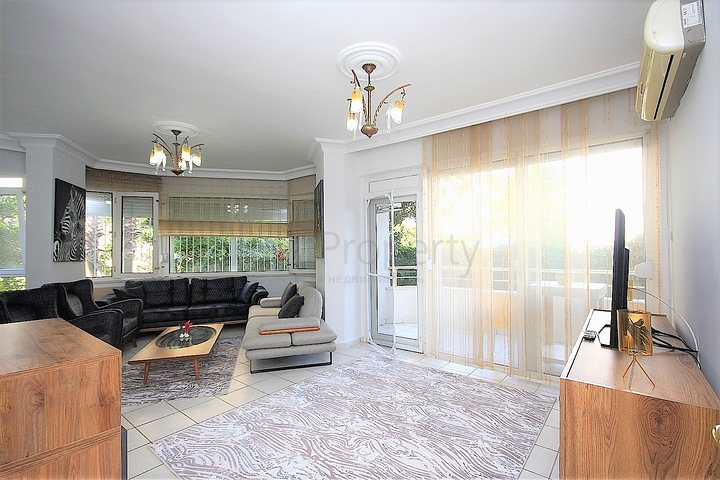 Трехкомнатная меблированная квартира в Обе